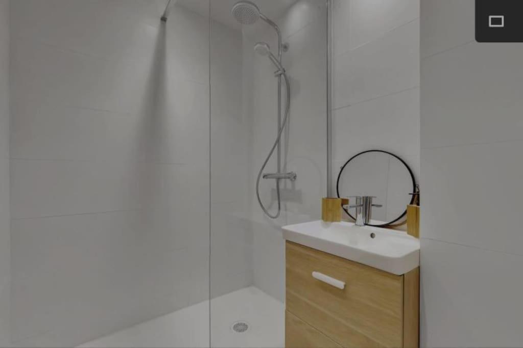 Appartement Neuf Pour 6, Parking Et Box, Au Calme Villeurbanne Buitenkant foto